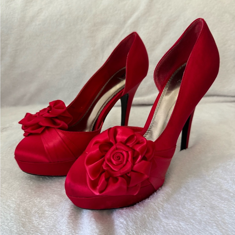 Bakers Bloom Red Flower Vintage Satin High Heels Shoes Size 7.5